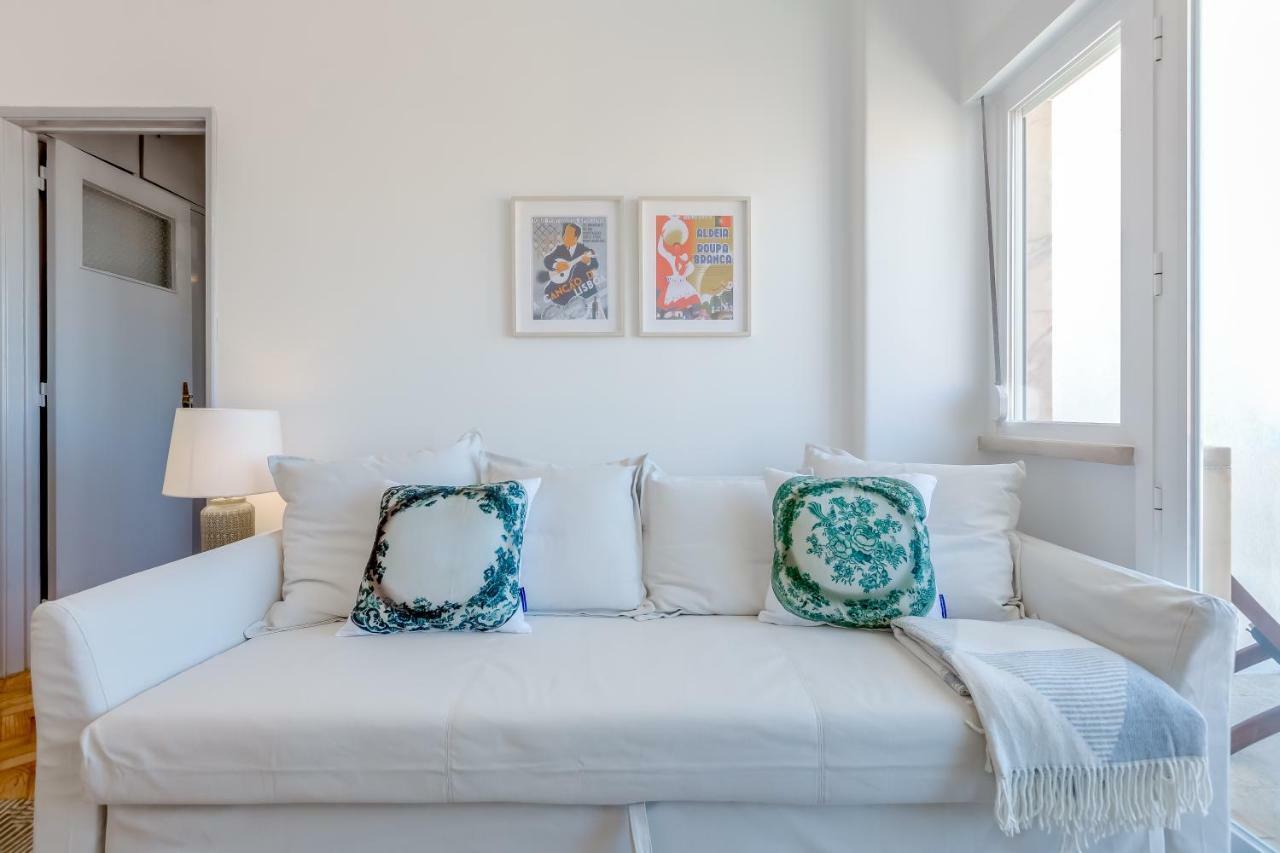 Renovated Sunny Apartment With Amazing Sunset Balcony , By Timecooler Lisboa Ngoại thất bức ảnh