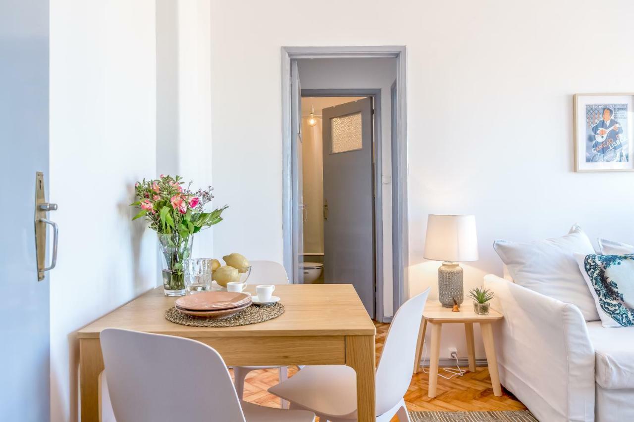 Renovated Sunny Apartment With Amazing Sunset Balcony , By Timecooler Lisboa Ngoại thất bức ảnh