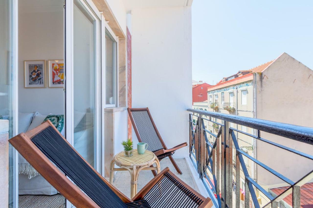Renovated Sunny Apartment With Amazing Sunset Balcony , By Timecooler Lisboa Ngoại thất bức ảnh